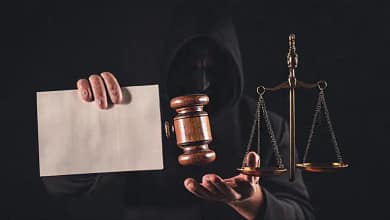 La justicia protege con fuerza y solemnidad