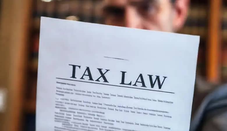 Documento fiscal profesional y claro