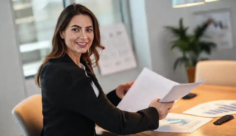 La empresaria negocia con éxito brillante