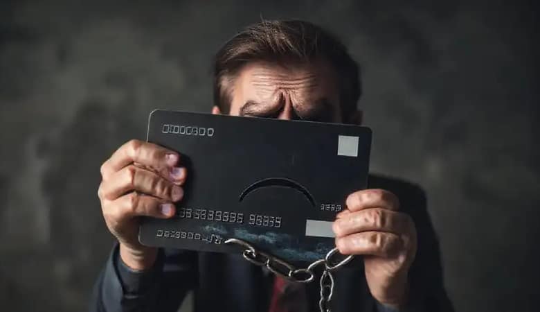 Deuda creciente genera estrés financiero grave